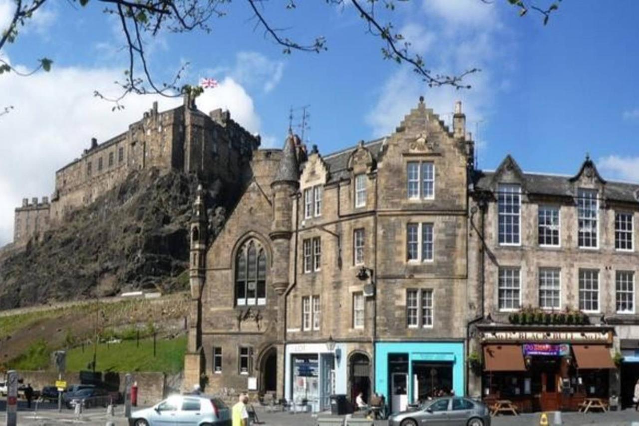 Joivy Unique Old Town Stay Under Edinburgh Castle Exteriör bild